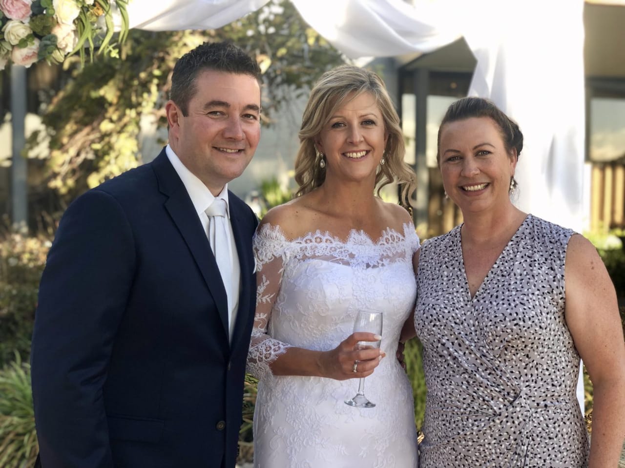 Louise and Mathew on their wedding day at Hahndorf Resort